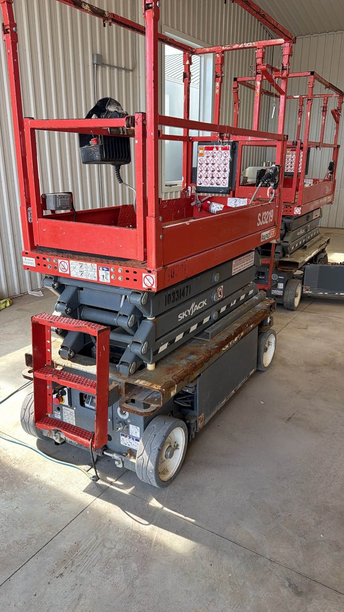 2021 skyjack 3219 electric scissor lift