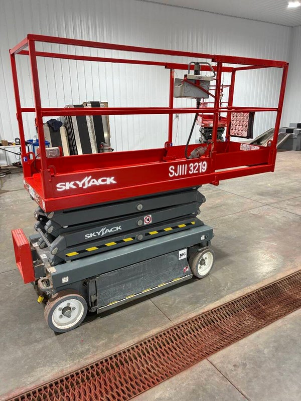 2017 skyjack 3219