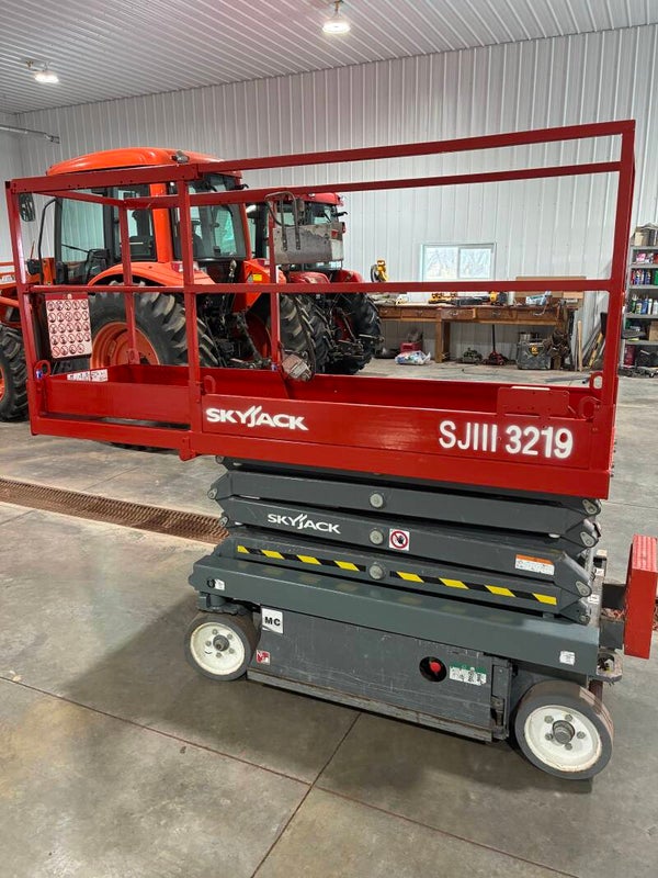 2017 skyjack 3219