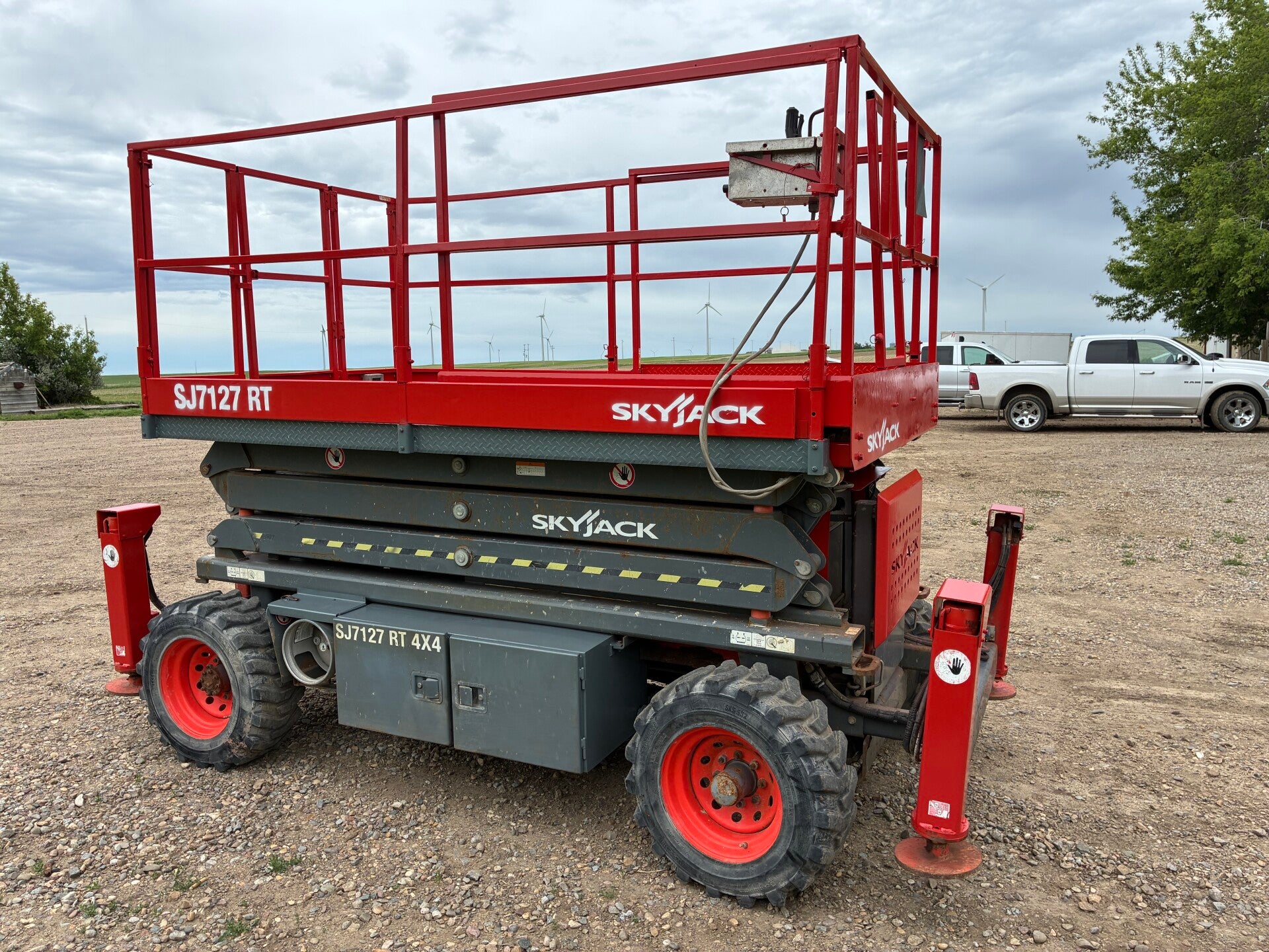 2014 skyjack 7127 RT 4x4 scissor lift