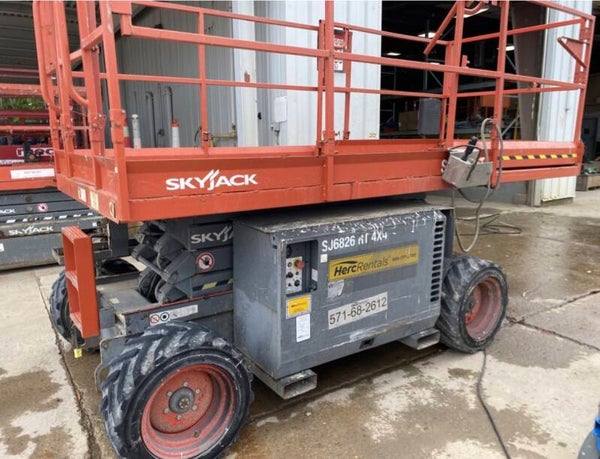 2014 skyjack 6826 RT scissor lift