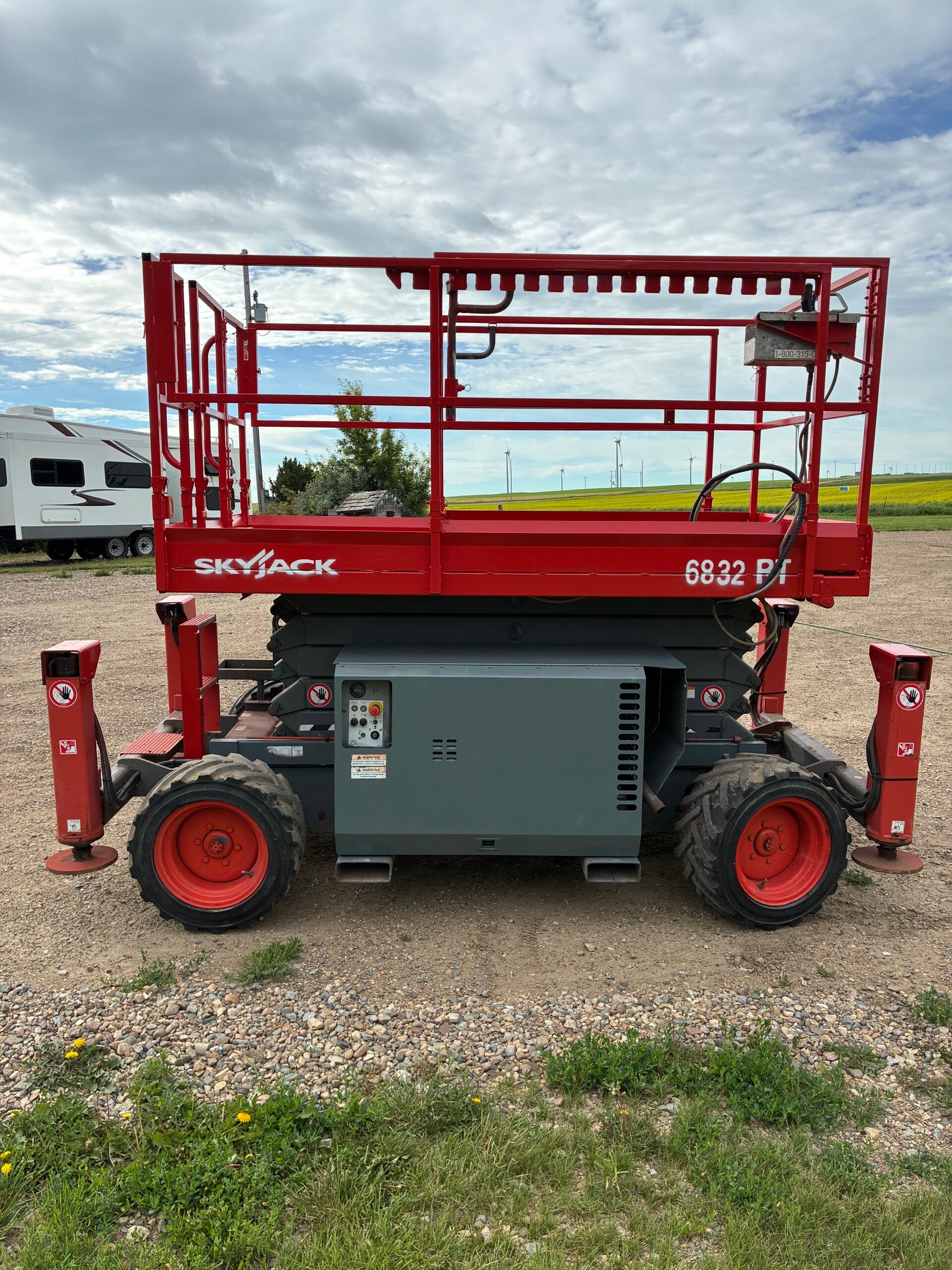 2018 skyjack 6832 4x4 scissor lift