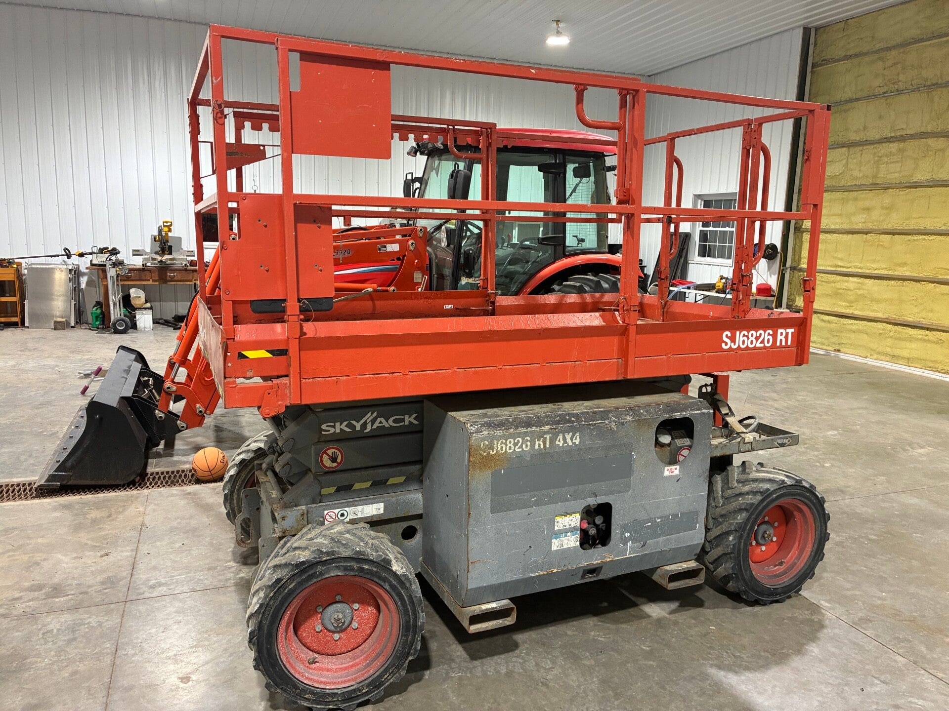 2014 skyjack 6826 RT scissor lift