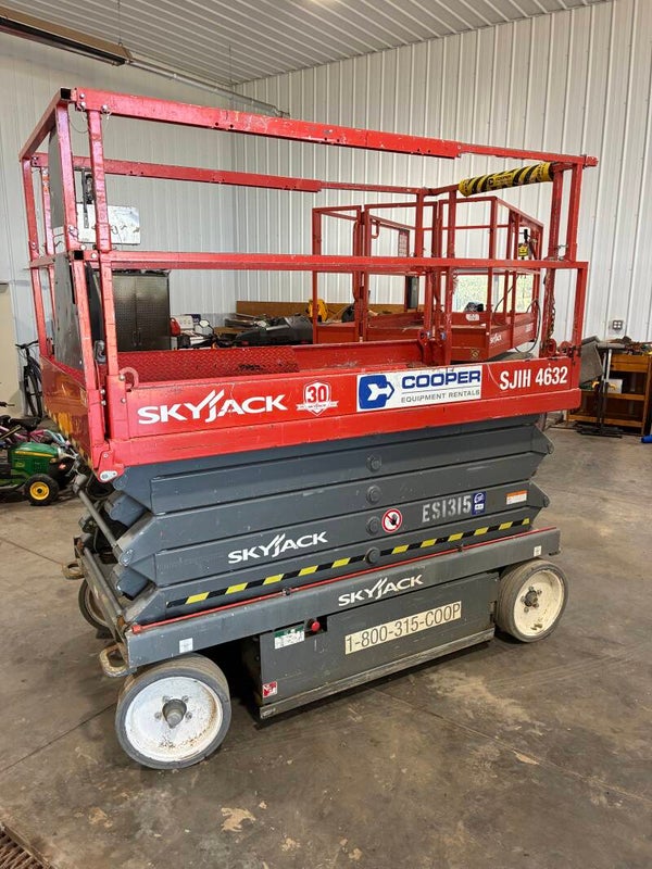 2015 skyjack 4632 scissor lift