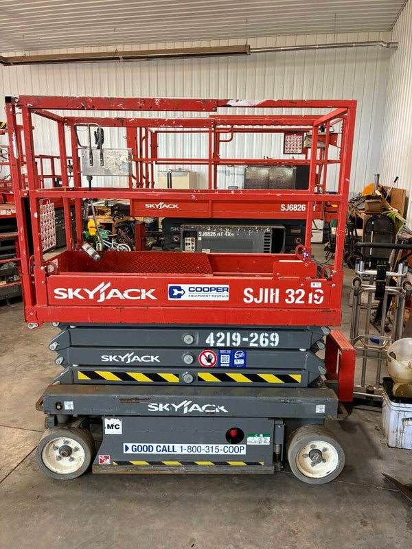 2017 skyjack 3219 scissor lift