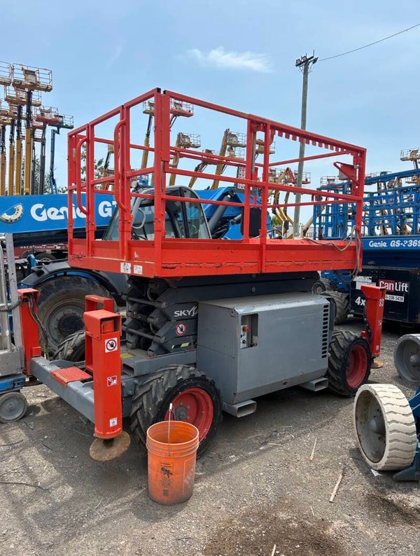2016 skyjack 6832 RT 4x4 diesel