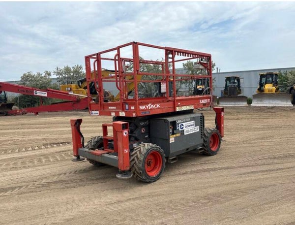 2018 skyjack 6826 RT 4x4 diesel