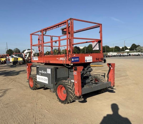 2018 skyjack 6826 RT scissor lift