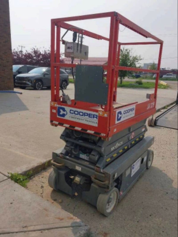 2017 skyjack 3219 scissor lift