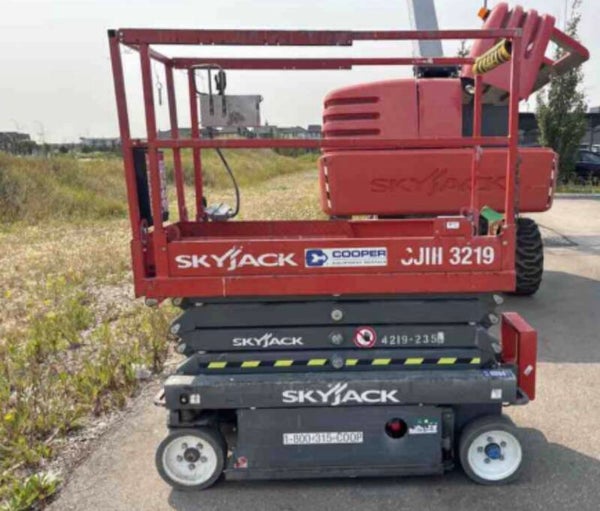 2017 skyjack 3219