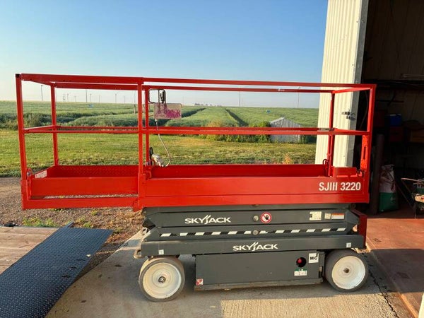 2018 skyjack 3220