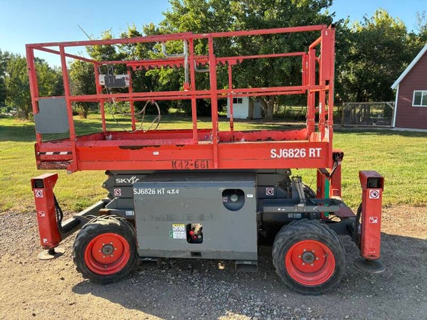 2018 skyjack 6826 RT scissor lift