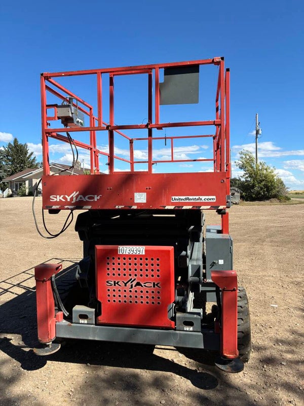 2018 skyjack 8841 RT 4x4 scissor lift