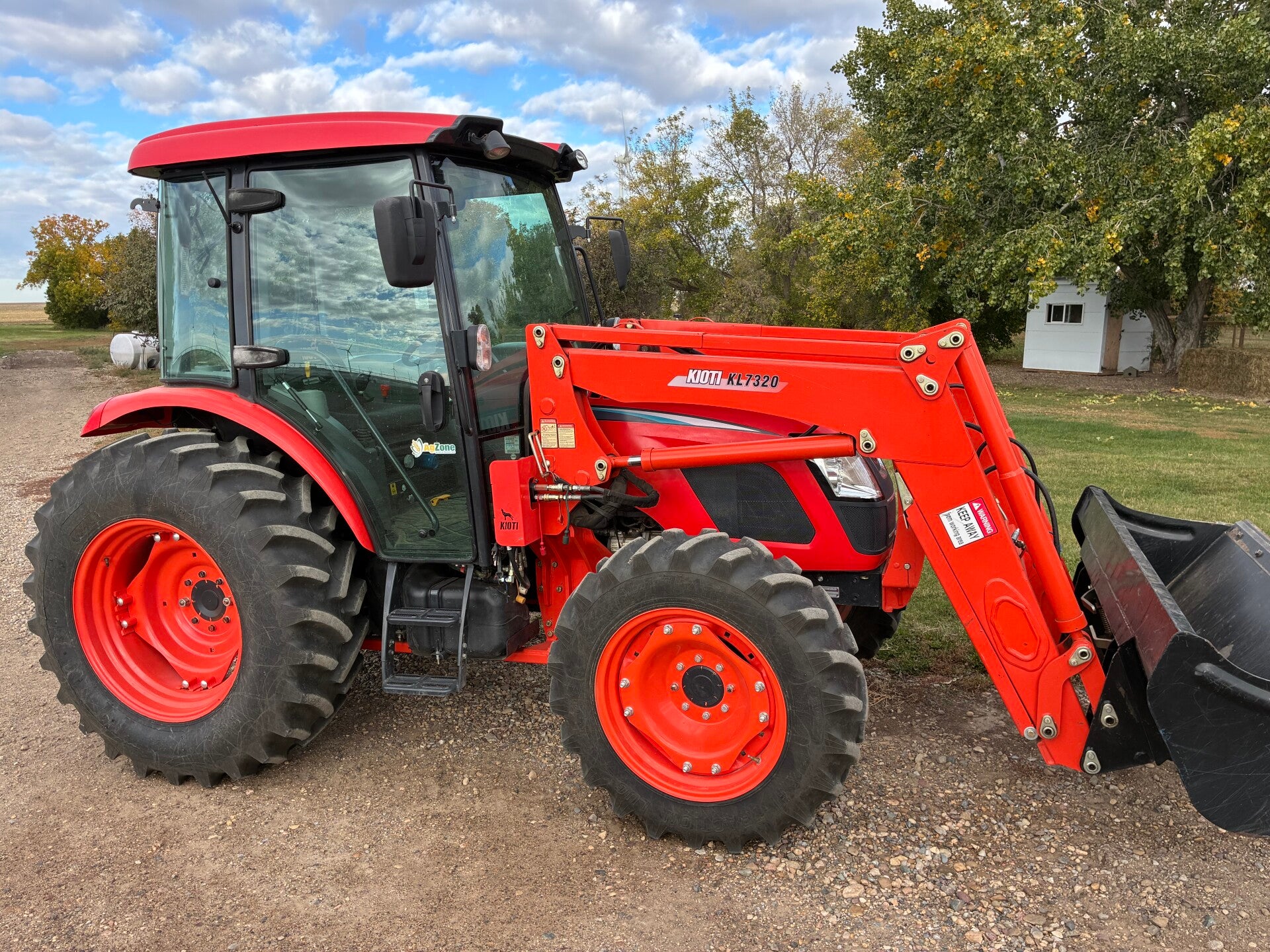 2020 kioti 7320 4x4 tractor with loader