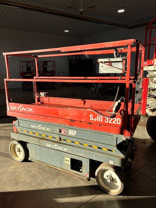 2017 skyjack 3220 electric scissor lift
