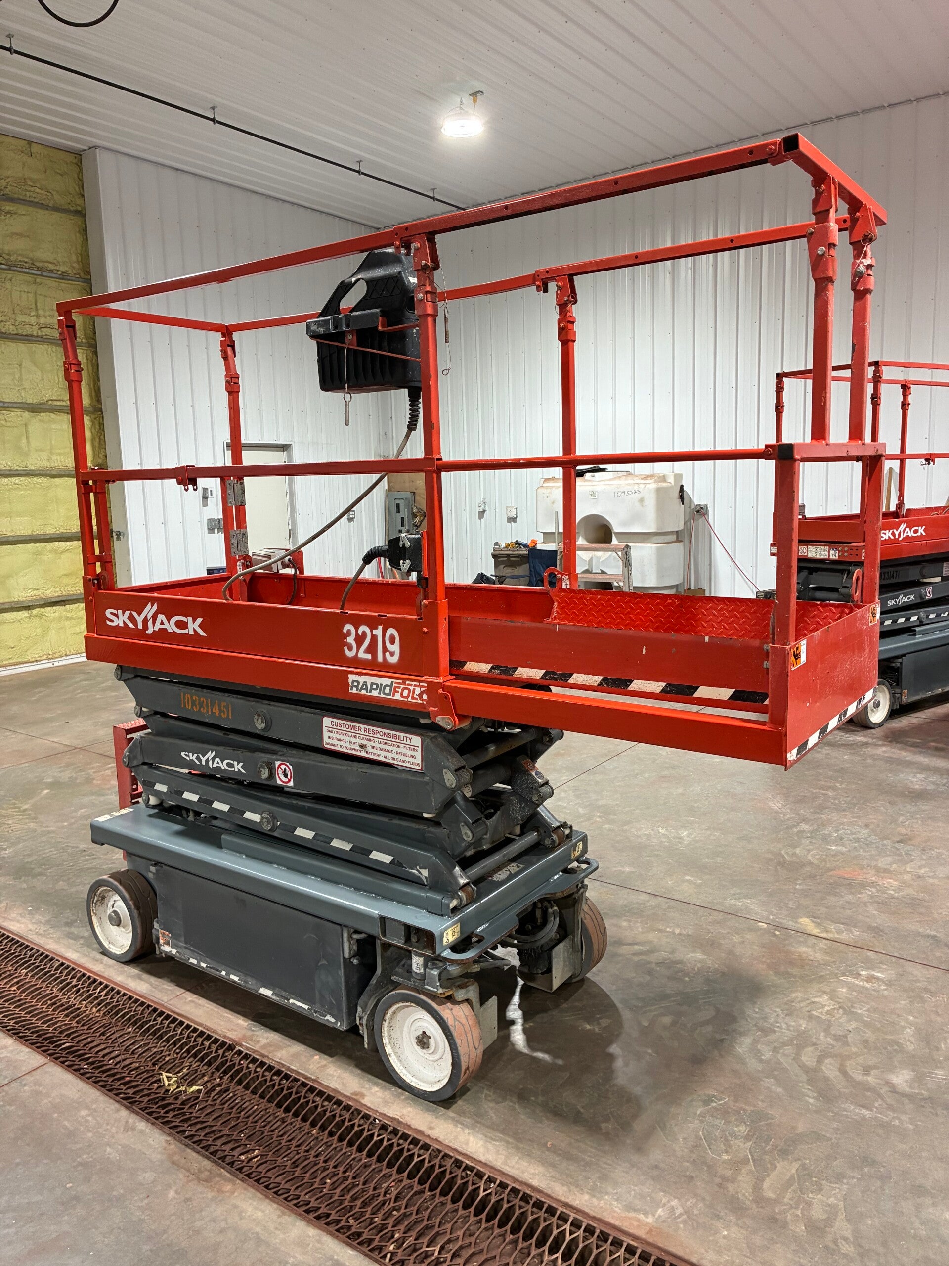 2021 skyjack 3219 scissor lift