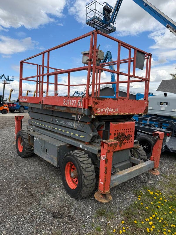 2013 skyjack 7127 RT 4x4