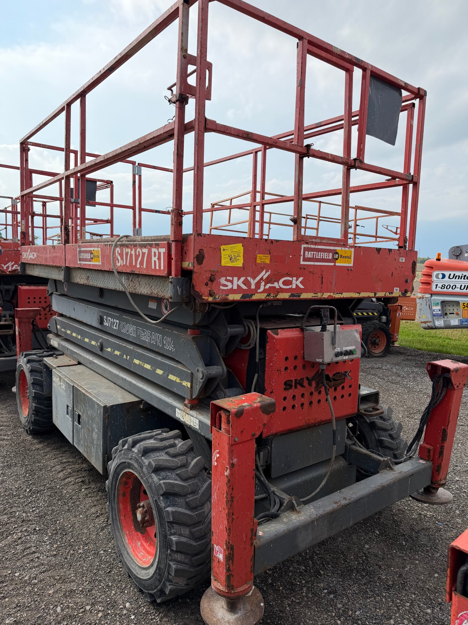 2013 skyjack 7127 RT 4x4 scissor lift