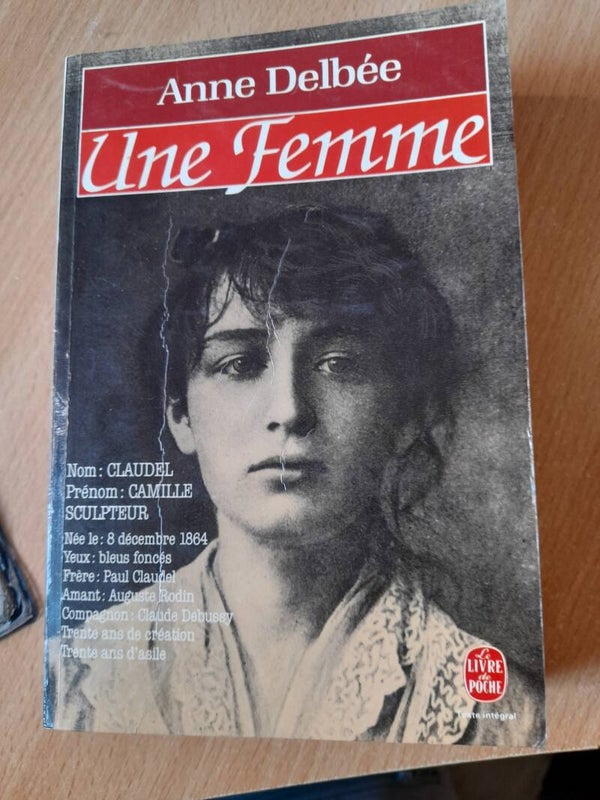 Une femme - Ane Delbée - Le livre de poche -1982
