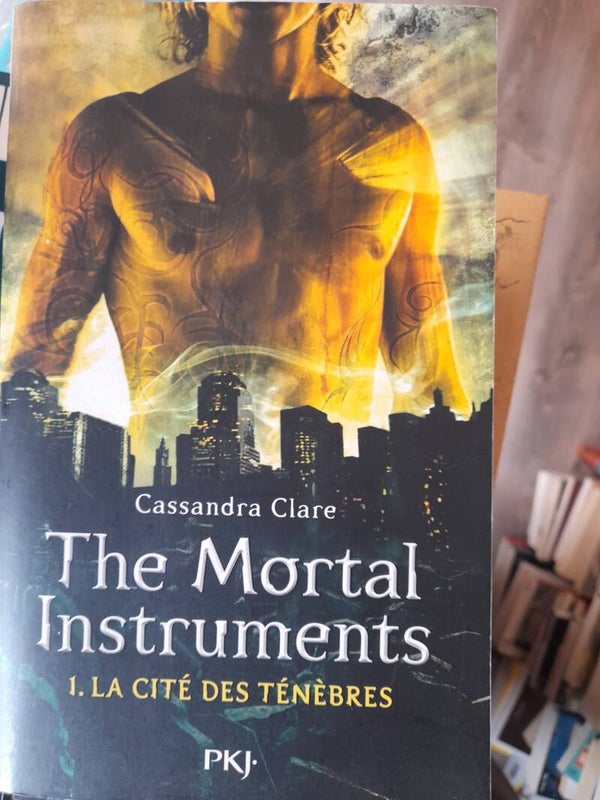 The mortal Instrument T1 La cité des ténèbres - Cassandra Clare -PKJ -2012