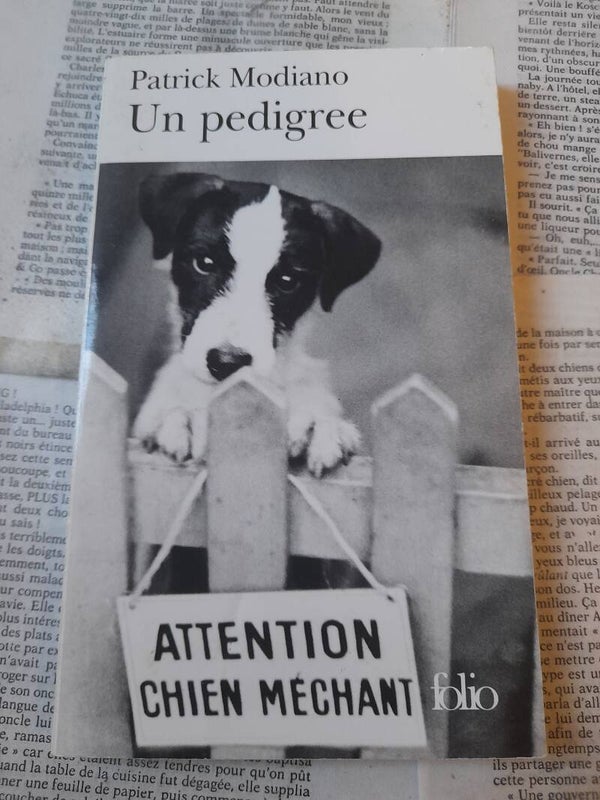 Un pedigree -Patrick Modiano- folio-2006