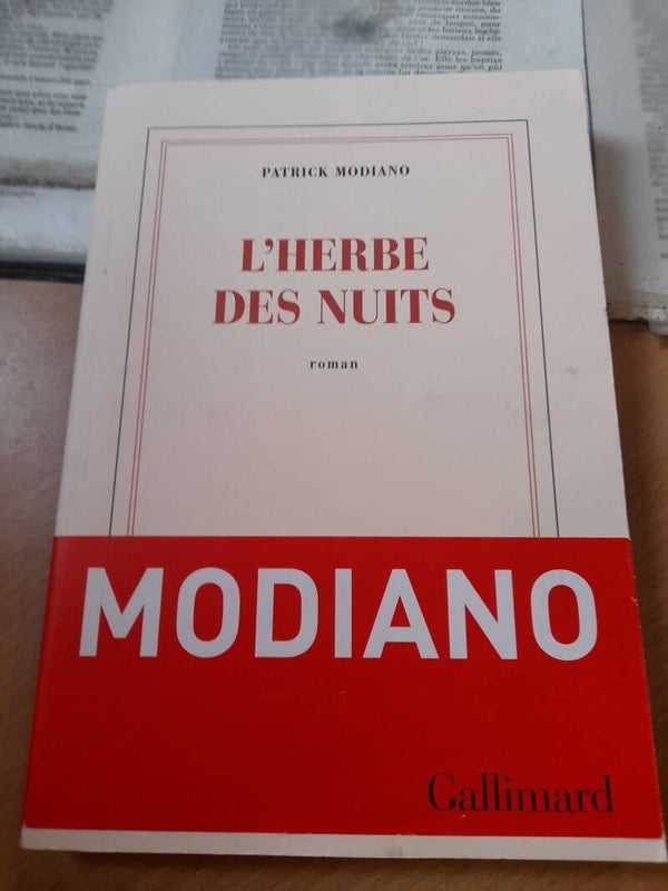 L'herbe des nuits -  Patrick Modiano - gallimard - 2012