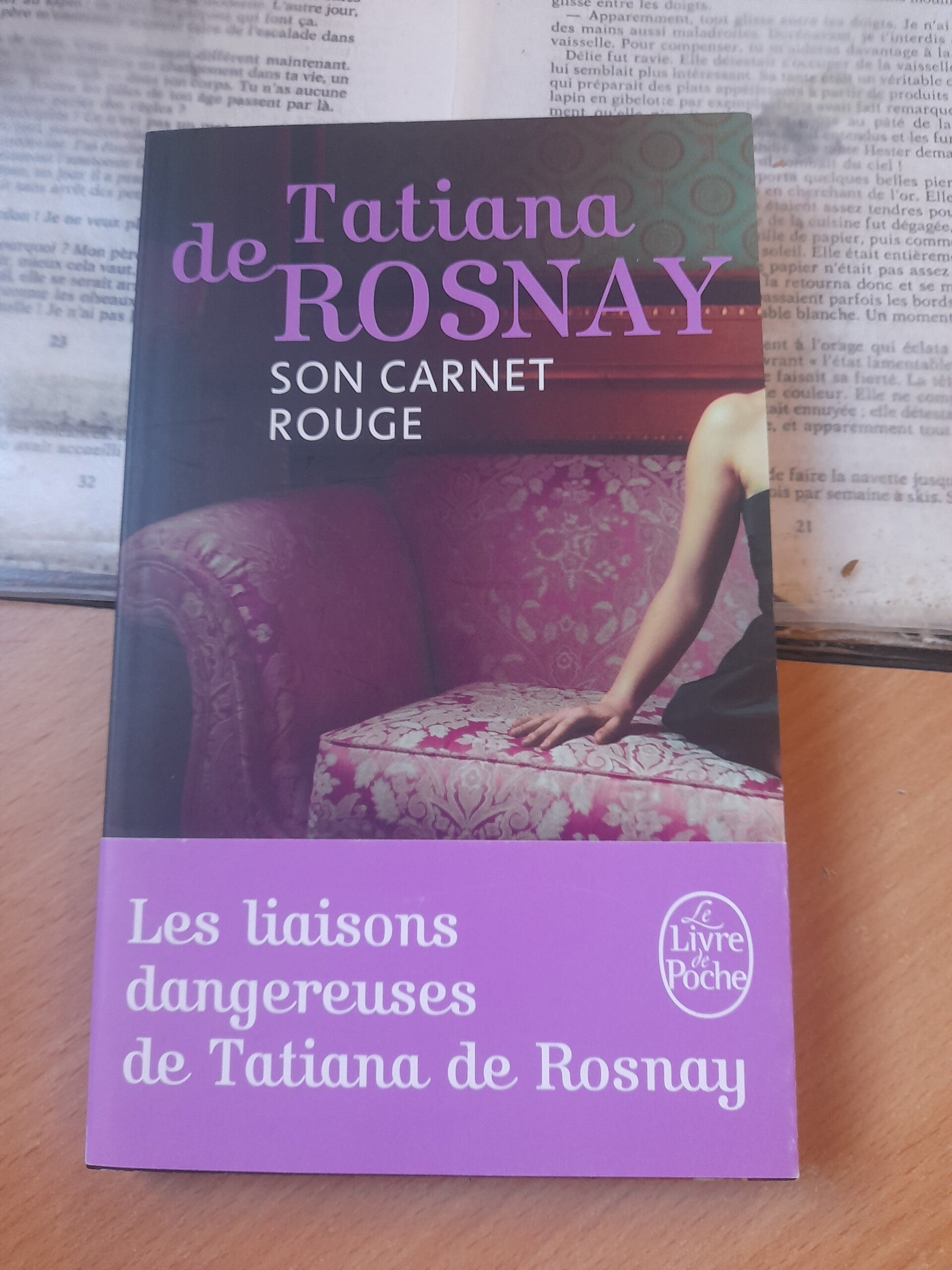 Son carnet rouge ( nouvelles) - Tatiana de Rosnay -Le livre de poche  -2015