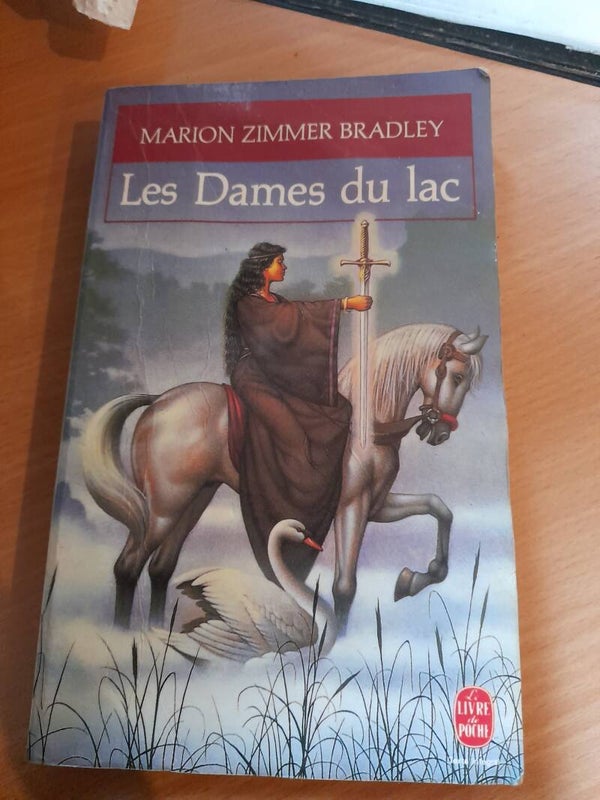 Les brumes d'Avalon T1 Les dames du lac - marion Zimmer Bradley - Le livre de poche -  1997