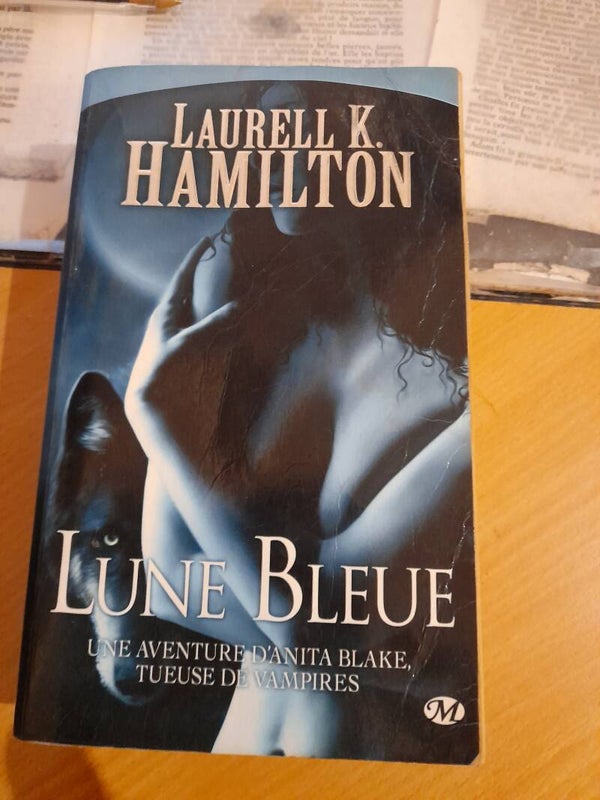 Anita blake tueuse de vampires T8 : L'une bleue - Laurell K. Hamilton - Milady - 2010
