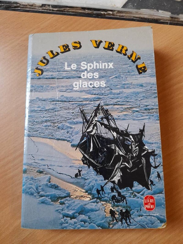 Le sphinx des glaces -Jules Verne - le livre de poche -1990