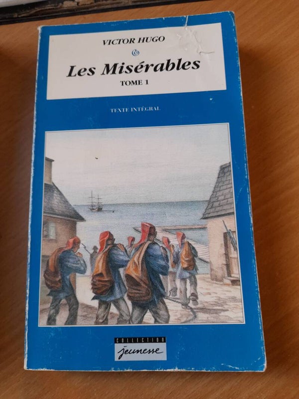 Les misérables  tome 1 - Victor Hugo - cora collection - 1995