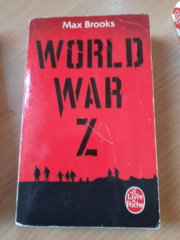 Wolrd Z war - Max Brooks - Le livre de poche  -2010
