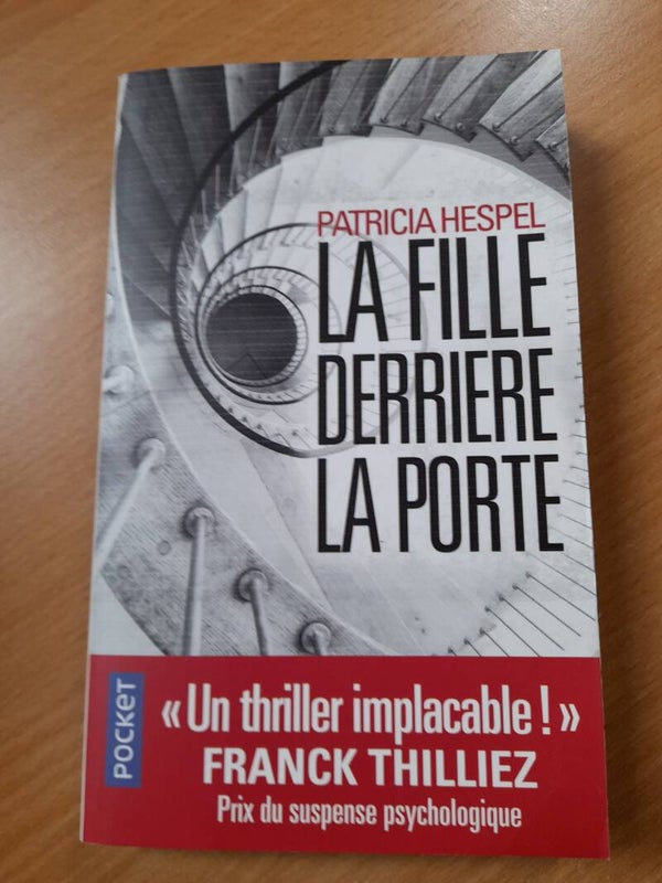 La fille derrière la porte - Patricia Hespel - Pocket - 2018