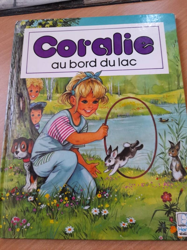 Coralie au bord du lac - Hemma édition -