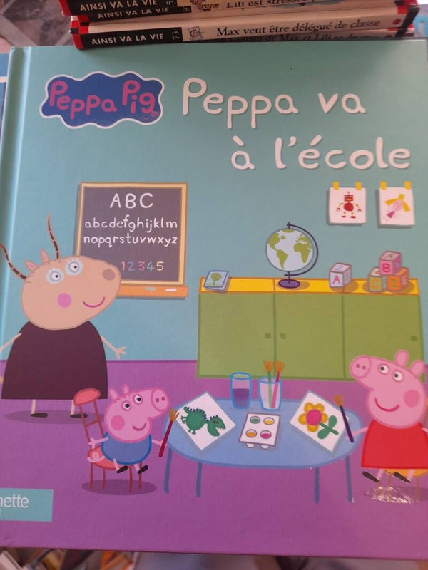 Peppa Pig va à l'école - Hachette jeunesse - 2015