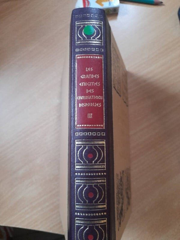 Les grandes énigmes des civilisations disparues T3 : la préhistoire et les origines de l'homme / les mégalithes et les pierres mystérieuses-éditons Famot -1975