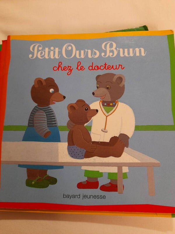 Petit ours brun chez le docteur - Bayard poche - Popi pomme d'api -2006 de 2 à 6 ans