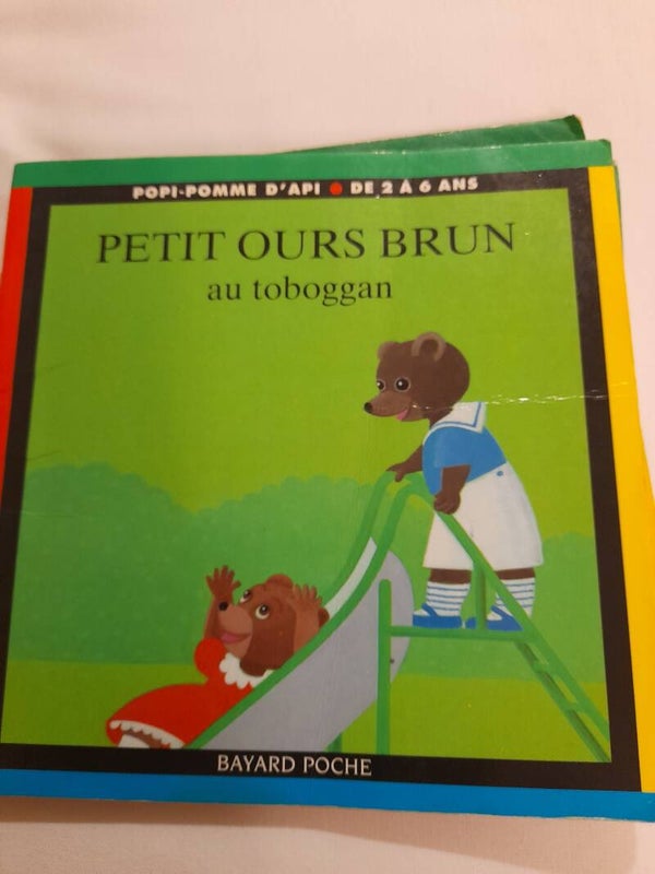 Petit ours brun au toboggan - Bayard poche - Popi pomme d'api -1994 de 2 à 6 ans
