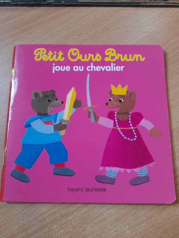 Petit ours brun joue au chevalier - Bayard poche - Popi pomme d'api -2015 de 2 à 6 ans