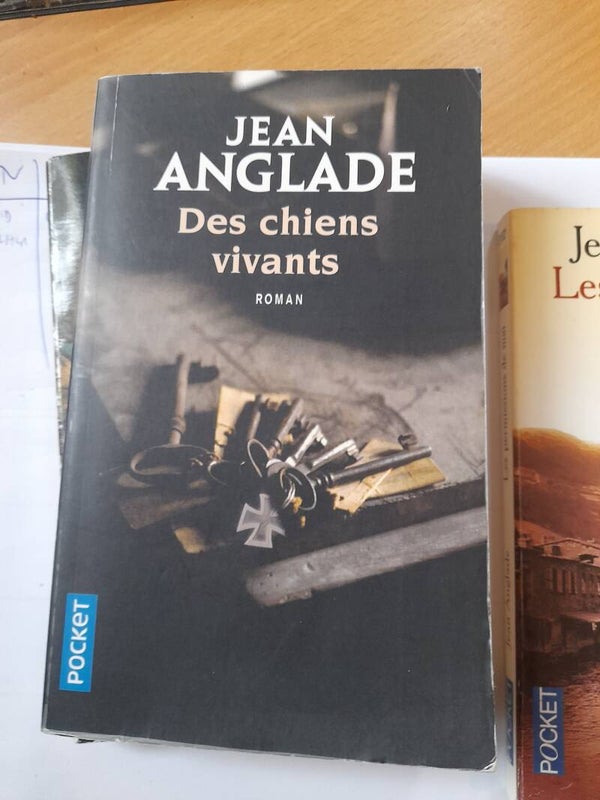 Des chiens vivants - Jean Anglade - Pocket - 2017