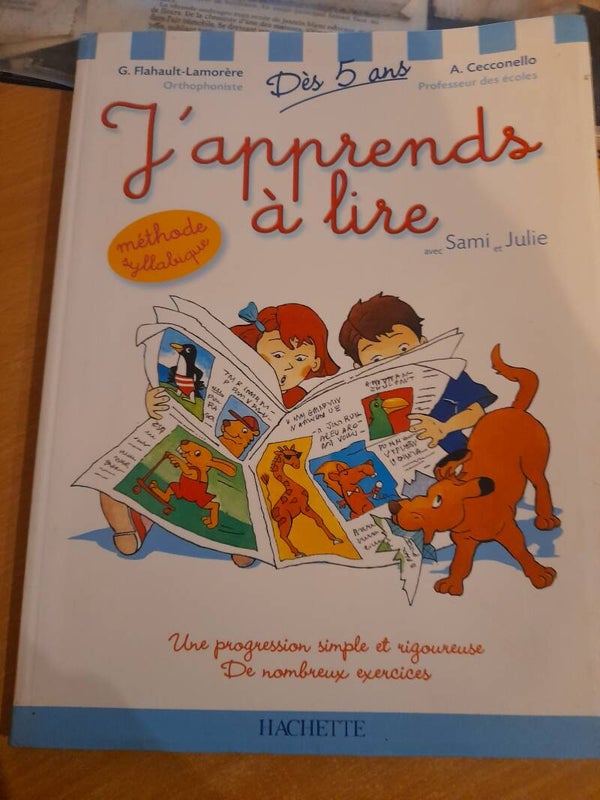J'apprends à lire  avec Sam et julie - Hachette - 2008 dés 5 ans méthode syllabique