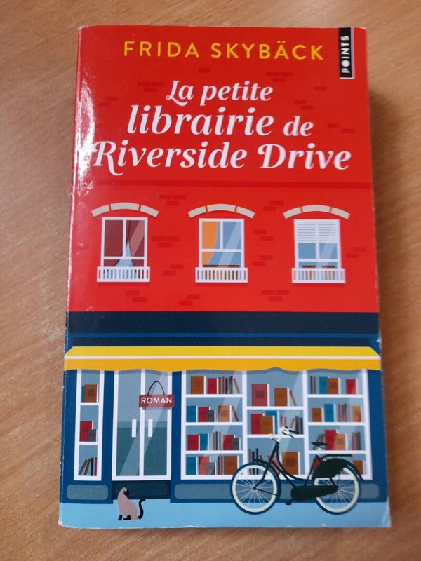 La petite librairie de Riverside Drive - Frida Skiback -Points -2024 Suede