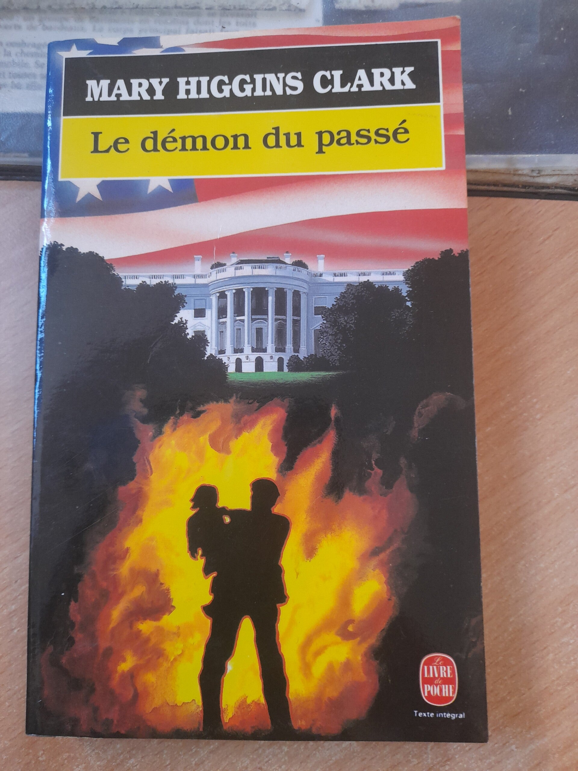 Le démon du passé - Mary Higgins Clark  - Le livre de poche - 1995