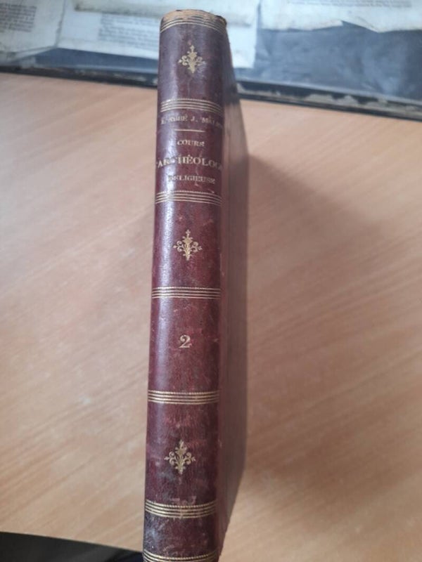 Cours élémentaire d'archéologie religieuse  : le Mobilier - Abbé J. Mallet - librairie Poussielgue frères -1887