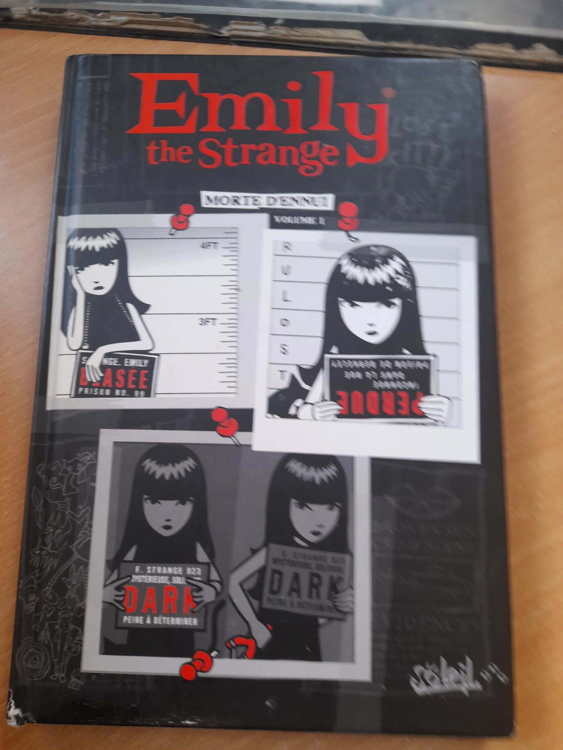 Emily the Strange T1 : Morte d'ennui - Rob Reger et Jessica Gruner -Soleil - 2007