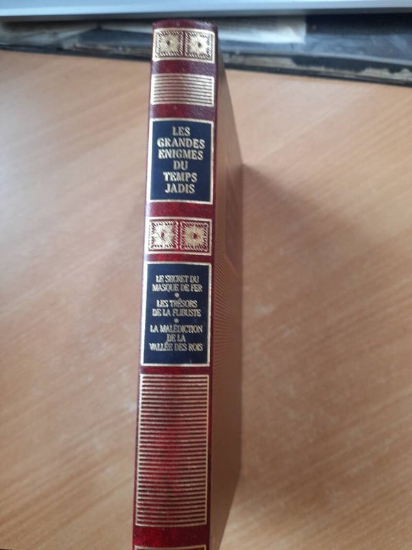 Les grandes énigmes du temps jadis : Le secret du masque de fer / Les trésors de la flibuste et la malédiction de la vallée des rois -Bernard Michal - Crémille  - 1991