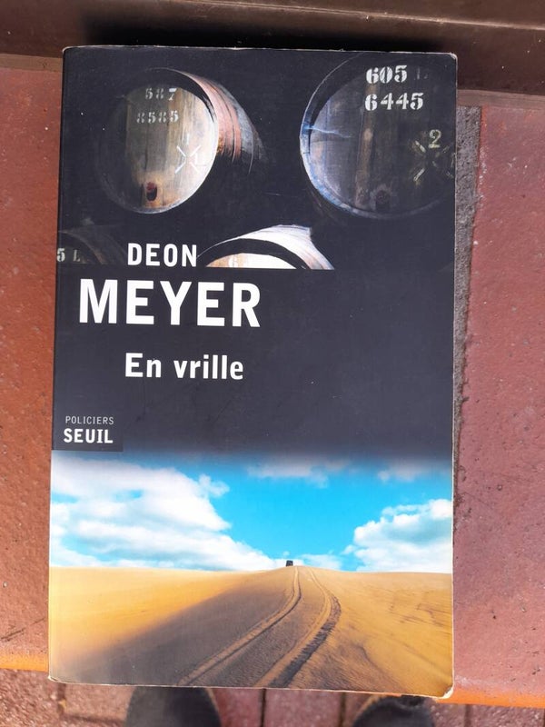 En vrille - Deon Meyer - seuil policier - 2016 Afrique du sud