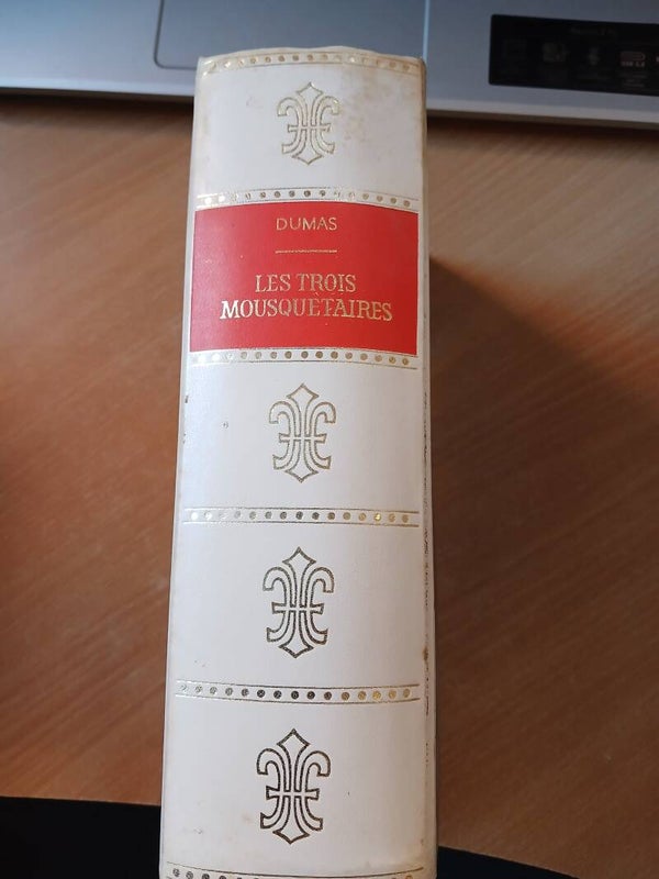 Les trois mousquetaires - Alexandre Dumas -édition baudelaire livre club des champs elysées - 1965
