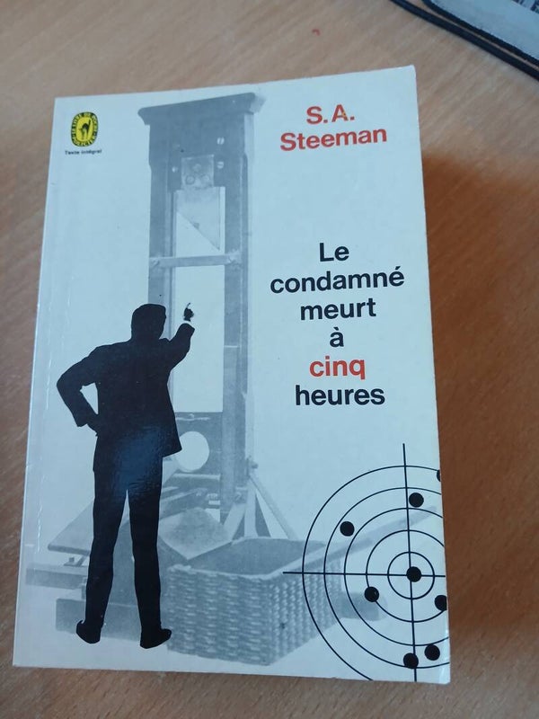 Le condamné meurt à cinq heures - Stanislas andré Steeman - Le livre de poche- 1976