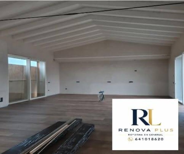 PAVIMENTADO CON PORCELÁNICO IMITACIÓN PARQUET,